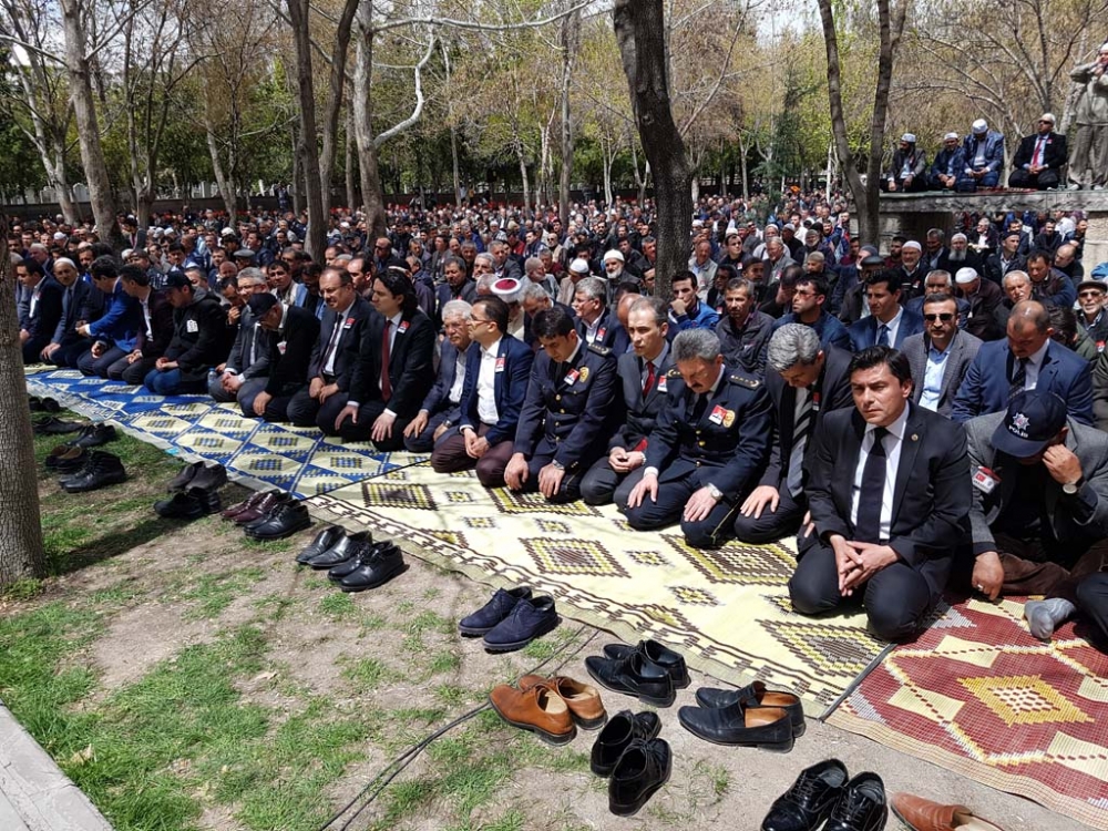 Şehit polis Azam Güdendede son yolculuğuna uğurlandı galerisi resim 12