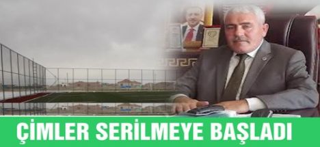 Sentetik Çim Sahanın Çimleri Serilmeye Başladı