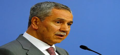 Arınç: Başörtülü öğretmene itiraz ettiğimiz maalesef doğru