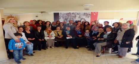 Rıfkı Karabatak  MHP kadın kolları ile istişare toplantısı yaptı