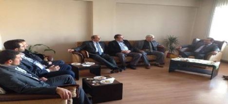 MHP aksaray belediye başkan adayı op. Dr. Rıfkı Karabatak veteriner hekimler odasını ziyaret etti.