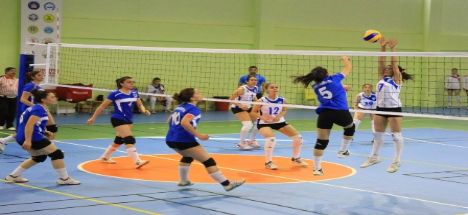 ASÜ bayan voleybol takımı devreyi yenilgisiz lider tamamladı