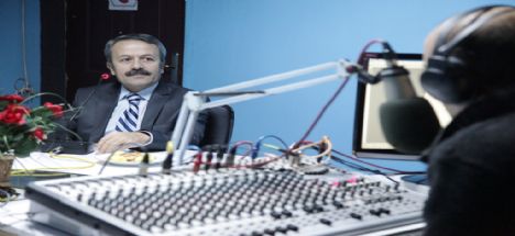 Rektör Acar, Jest fm yayında
