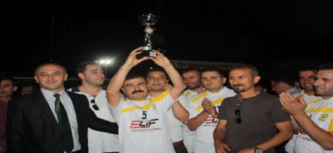 Cemiyet Kupası Ödül Töreni Renkli Oldu
