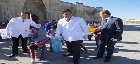 Sultanhanı beldesinde öğrencilerden çevrecilik örneği