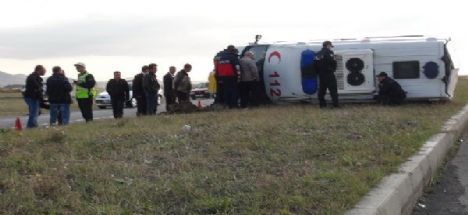 Aksaray Konya Karayolunda Ambulans takla attı