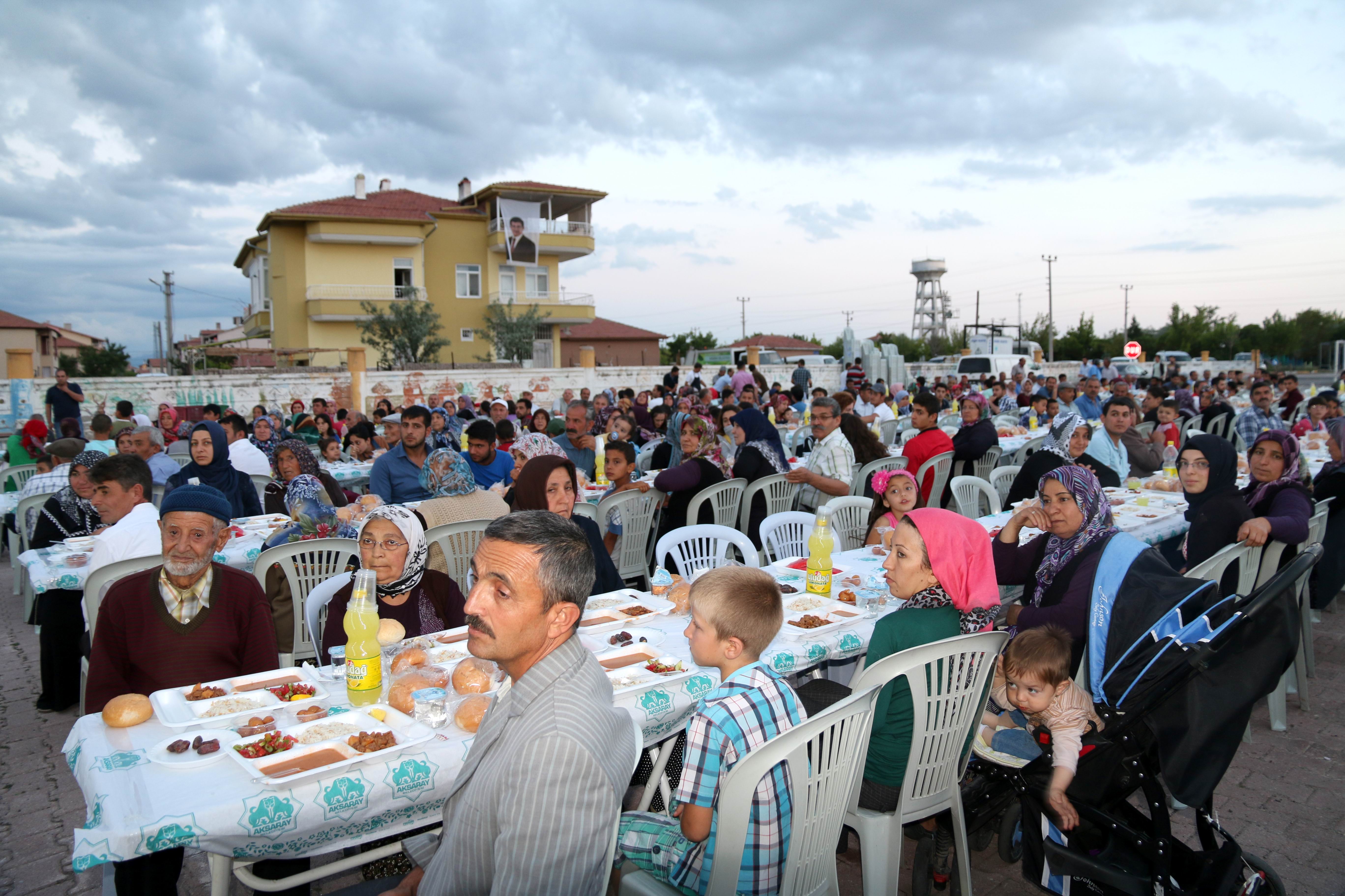 Aksaray’da Toplu İftar Ve Mahalle Meclisi Toplantıları Sürüyor