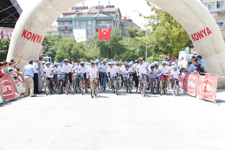 8. Karatay Ödüllü Düz Bisiklet Yarışlarının İlki Büyüksinan Pazar Yeri'nde Start Aldı