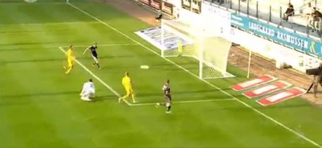 4 dakikada hat-trick yaptı tarihe geçti!