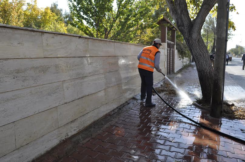 Karatay’da Cadde ve Sokaklar Yıkanıyor