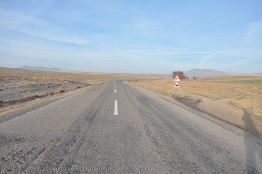 Aksaray il özel idaresi köy yollarını çiziyor
