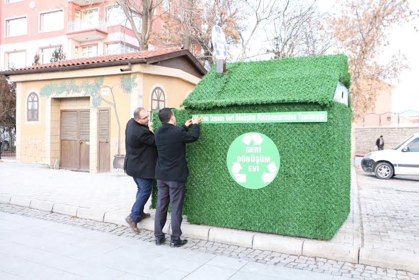 Karatay'ın Muhtelif Bölgelerine Geri Dönüşüm Evi Yerleştirildi