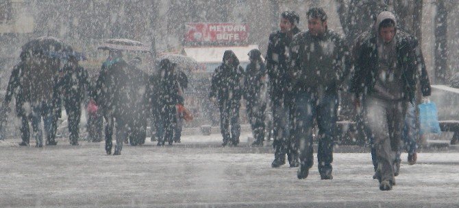 Aksaray'da taşımalı öğrencilere kar izni!