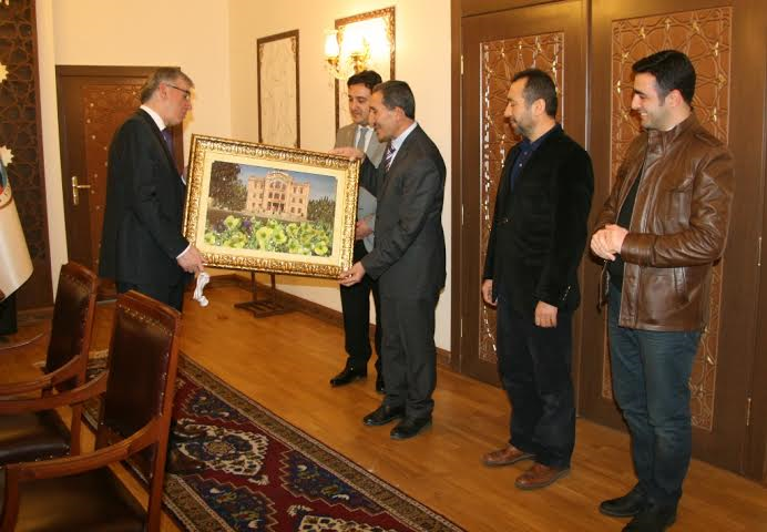 İlim Yayma Cemiyeti Aksaray Şubesi Vali Şeref Ataklı’yı ziyaret etti.
