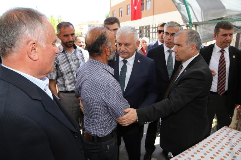 Şehit Polis Sinan Kunduracı’nın ailesine taziye ziyareti