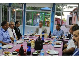 Vali Aykut Pekmez, İl Genel Meclis Üyeleriyle İftarda Buluştu