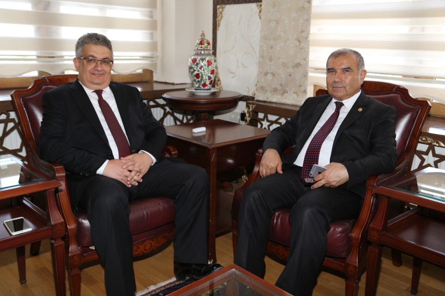 Enerji ve Tabii Kaynaklar Bakan Yardımcısı Ali Rıza Alaboyun Vali Aykut Pekmez’i ziyaret etti