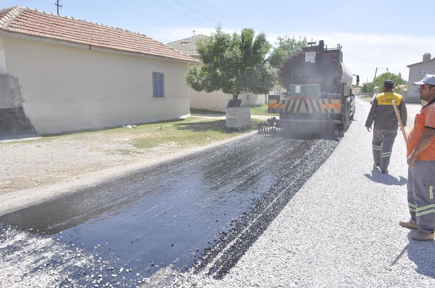 Karatay'da Soğuk Asfalt Çalışmaları Aralıksız Devam Ediyor