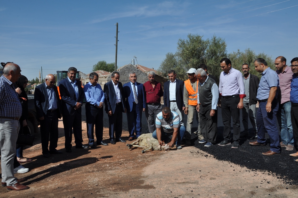 Sağlık-Helvadere Arası İlk Asfalt Serimi Başladı