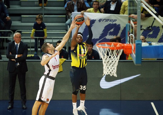 Fenerbahçe Euroleague’e Galibiyetle Başladı