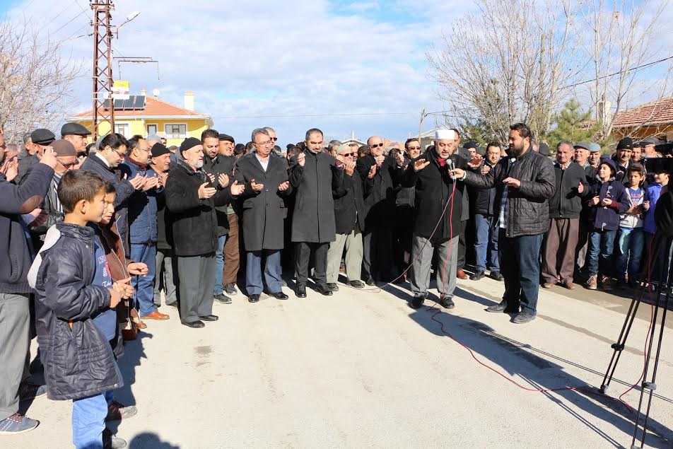 Karatay'da Eller Göğe Açıldı