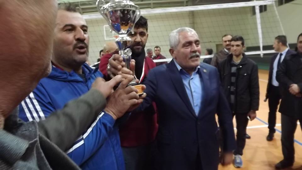 Voleybol turnuvasında şampiyon Kökezspor  oldu