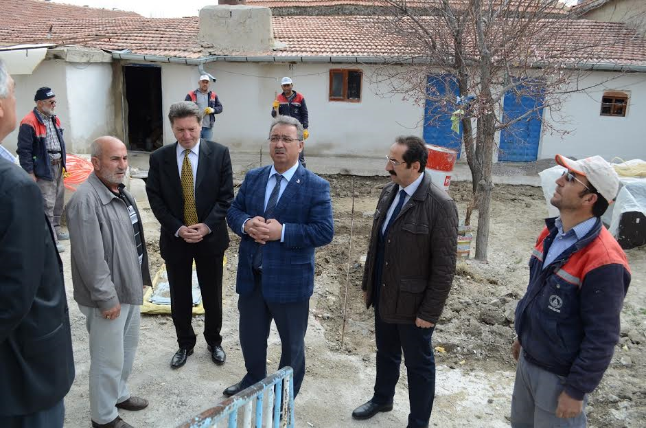 Başkan Hançerli Evi Yanan Ailenin Yanında