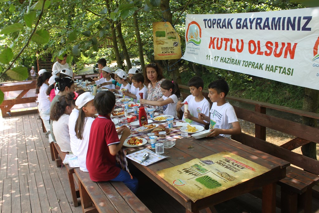 Düzce’de Toprak Bayramı Kutlandı