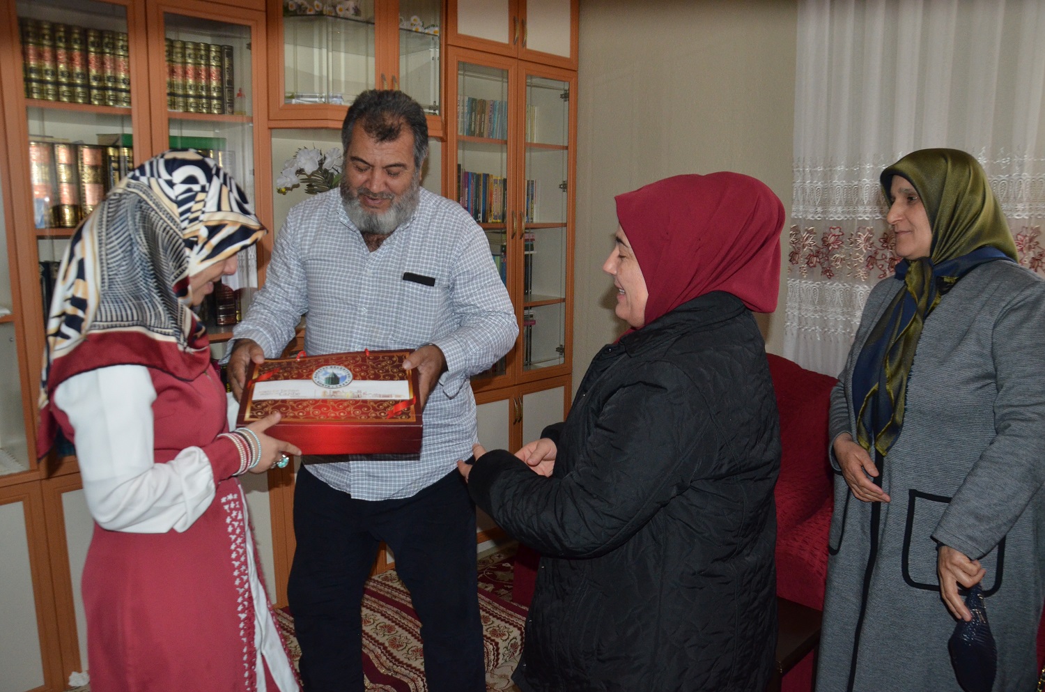 Kent Konseyi Kadın Meclisinden Gönülleri Fetheden Ali Öğretmene Ziyaret