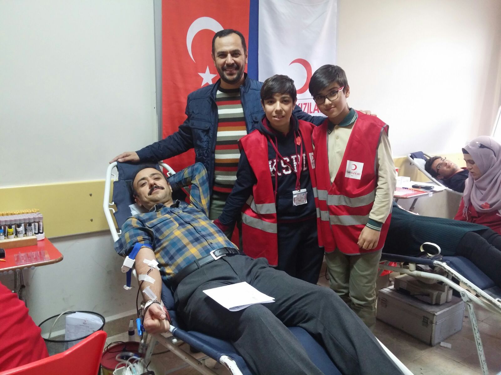 Konya Türk Telekom Sosyal Bilimler Lisesi’nden, “Bir Teneffüste Üç Can Kurtaralım” Kan Bağışı Kampanyası!