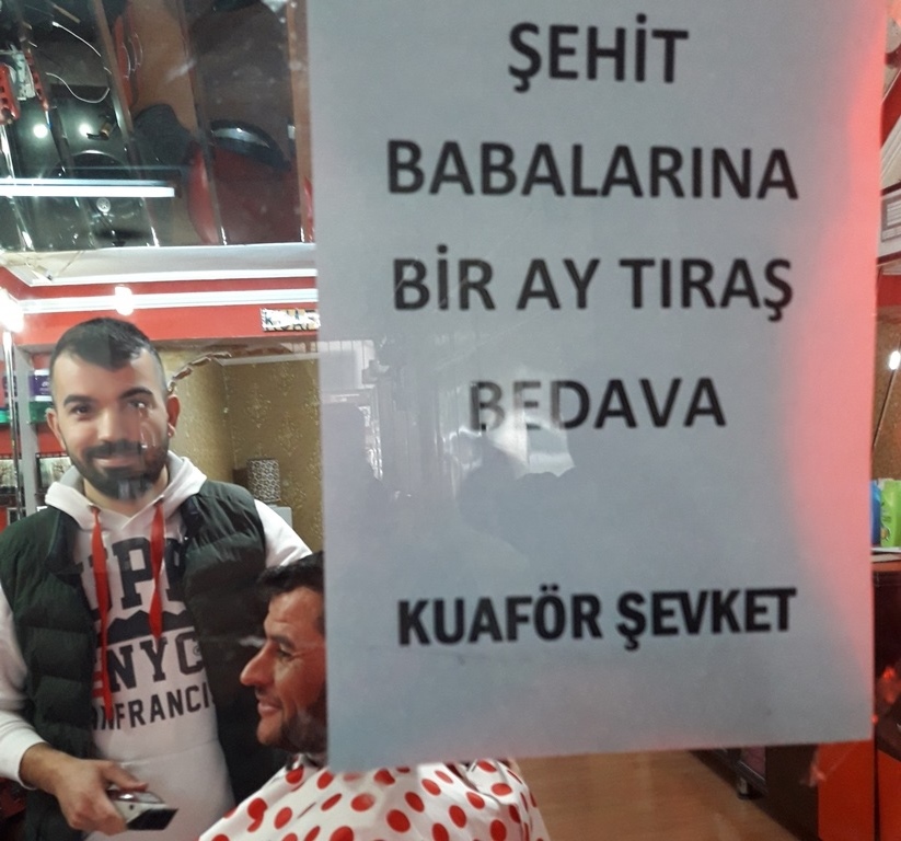 Aksaray'da O Kuaför,“Şehit babalarına bir ay bedava traş” edecek!