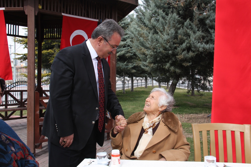 Hançerli, “Kadınlar Geleceğimizin Mimarıdır”