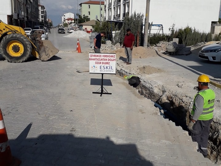 Eskil Merkez'de Bozcamahmut Yolu trafiğe kapatıldı
