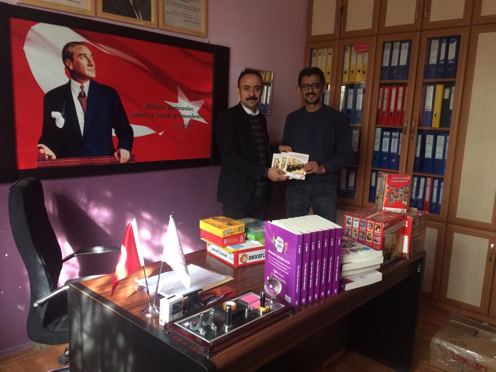 ESKİLDER’den, “Şehit Recep Bozdağ İlkokulu ve Ortaokuluna” Kitap Desteği!