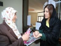 Milletvekili İnceöz Somuncu Baba Külliyesindeki Bayan Esnafı Ziyaret Etti