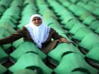 Srebrenitsa Anneleri, Ülke Ülke Gezip Anlatıyor
