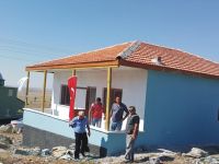 Deniz Feneri Derneği, 7 çocuklu aileye ev yaptırdı