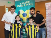 Fenerbahçeli Futbolcular Küçük Kalp Hastalarıyla Buluştu